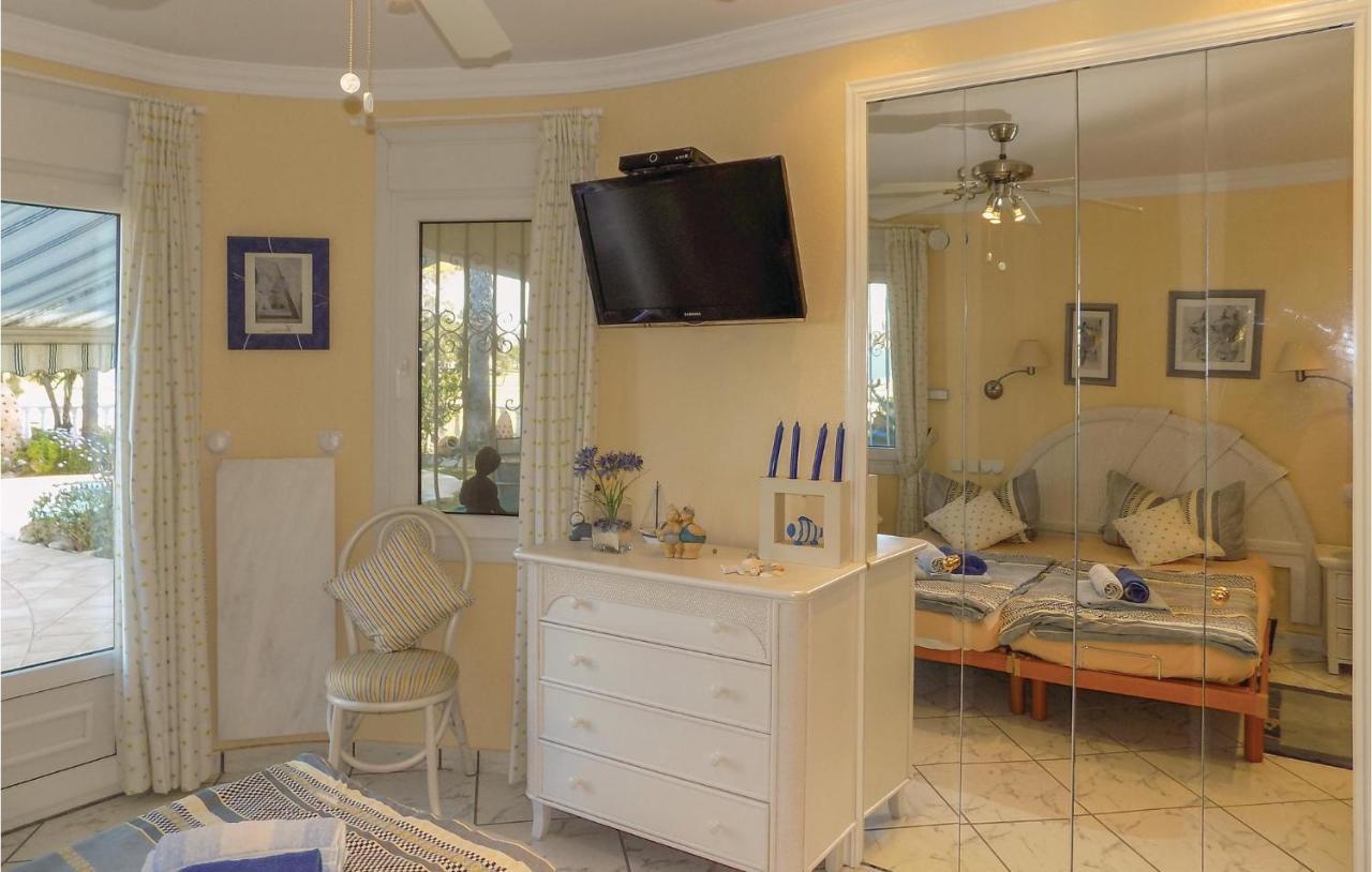 Beautiful Home In Oliva With Kitchen מראה חיצוני תמונה