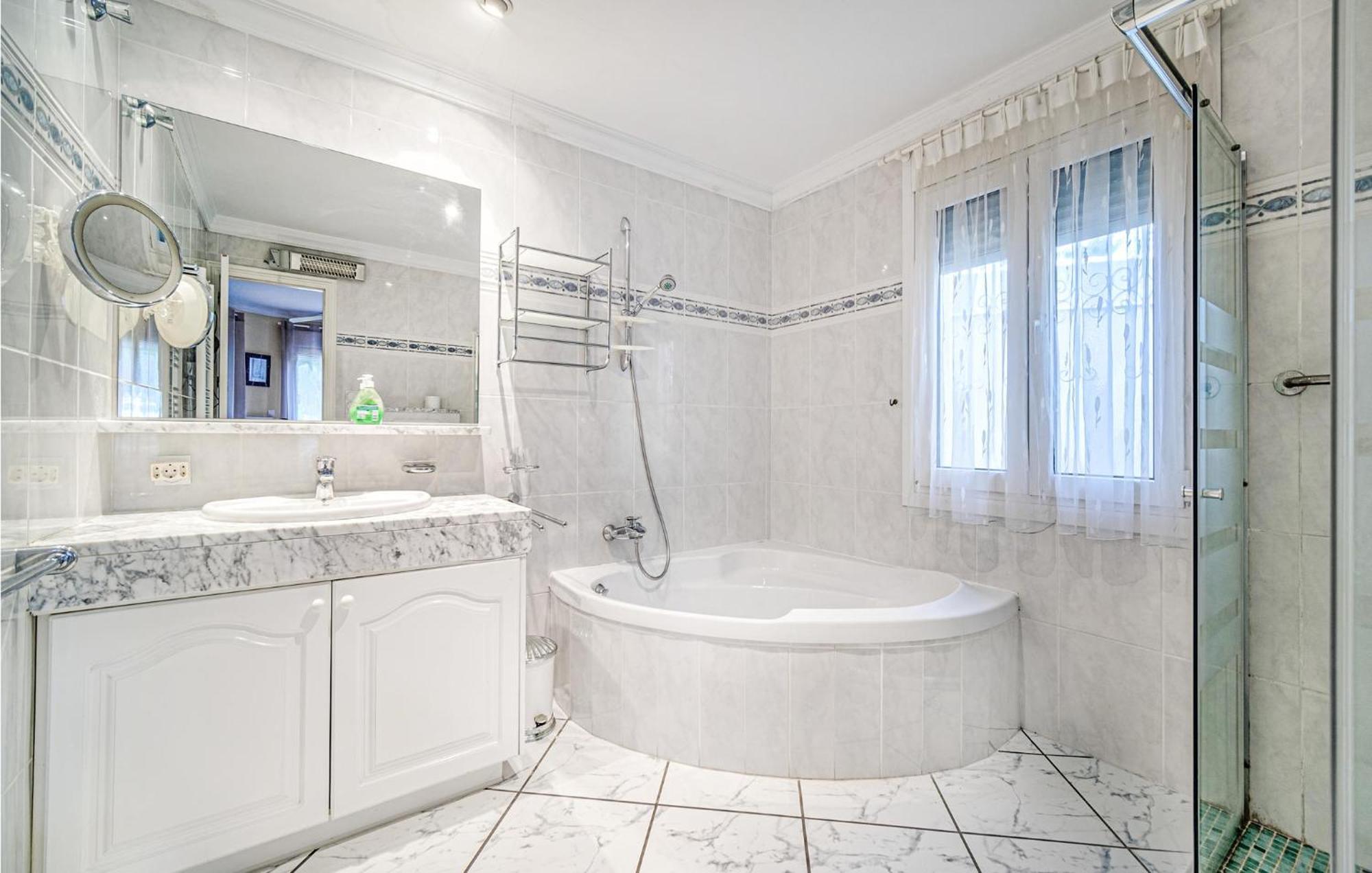 Beautiful Home In Oliva With Kitchen מראה חיצוני תמונה