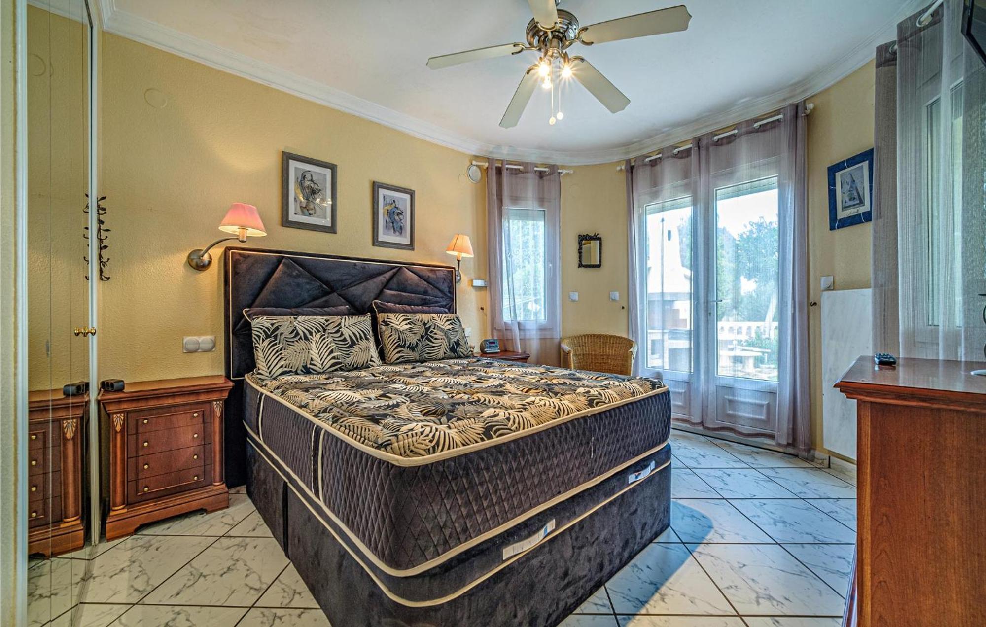 Beautiful Home In Oliva With Kitchen מראה חיצוני תמונה