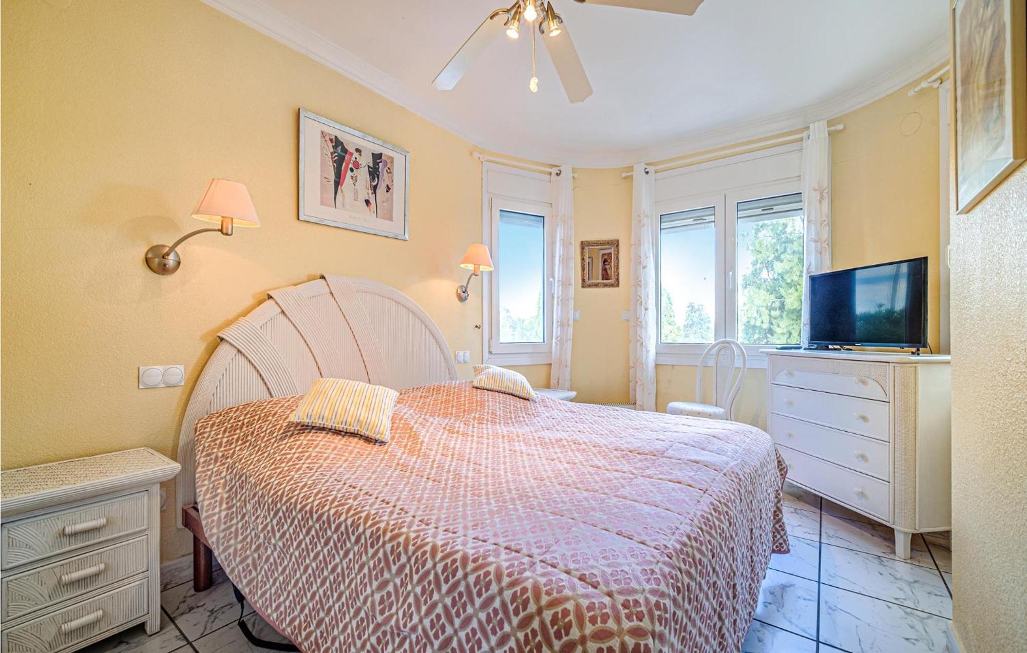 Beautiful Home In Oliva With Kitchen מראה חיצוני תמונה